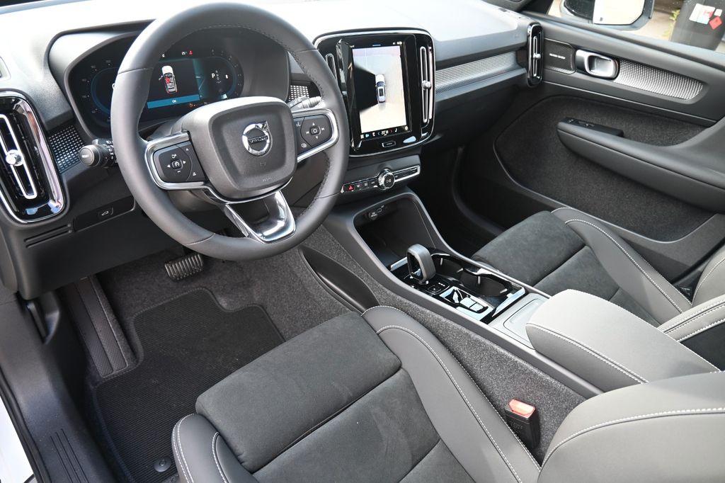 Volvo XC40 2024