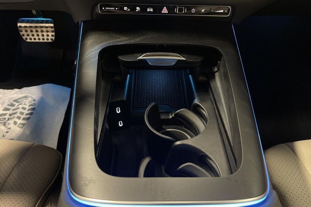 Mercedes-Benz E 300 2025