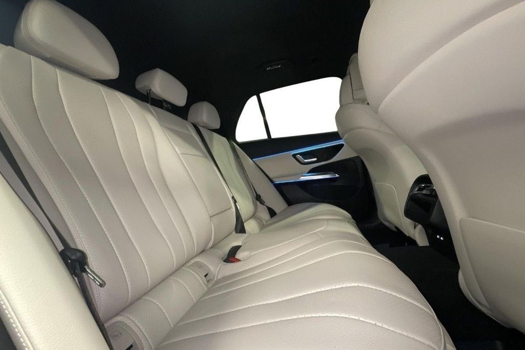 Mercedes-Benz E 300 2025