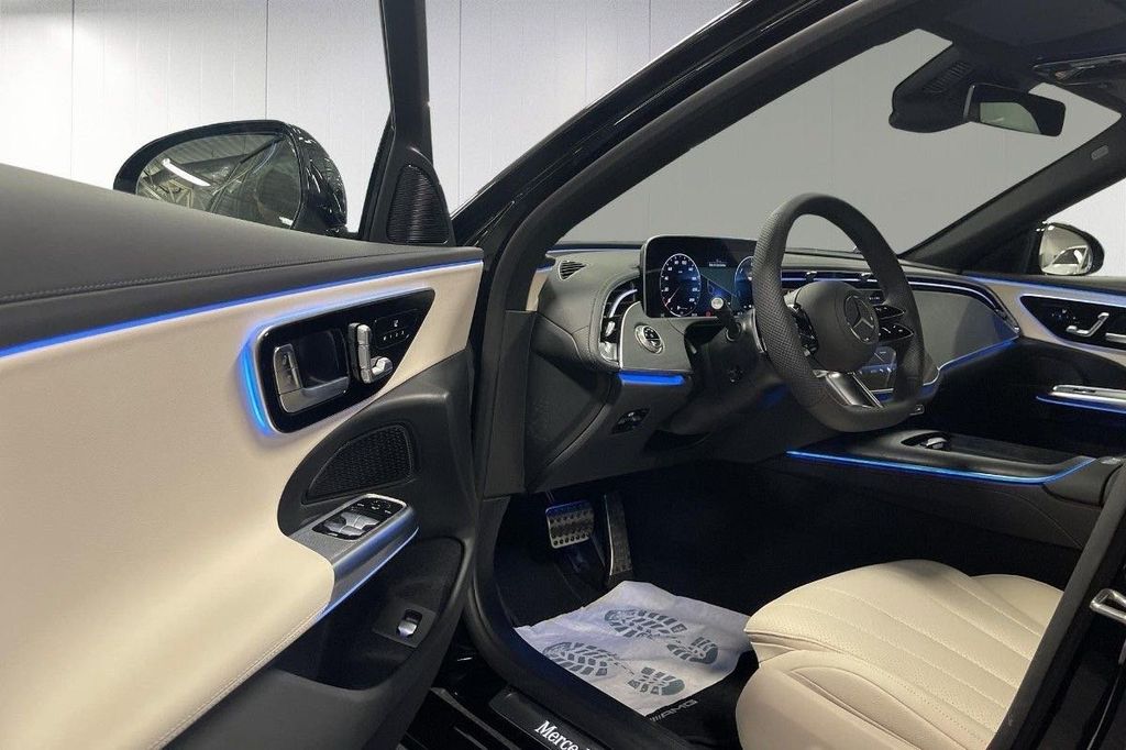 Mercedes-Benz E 300 2025