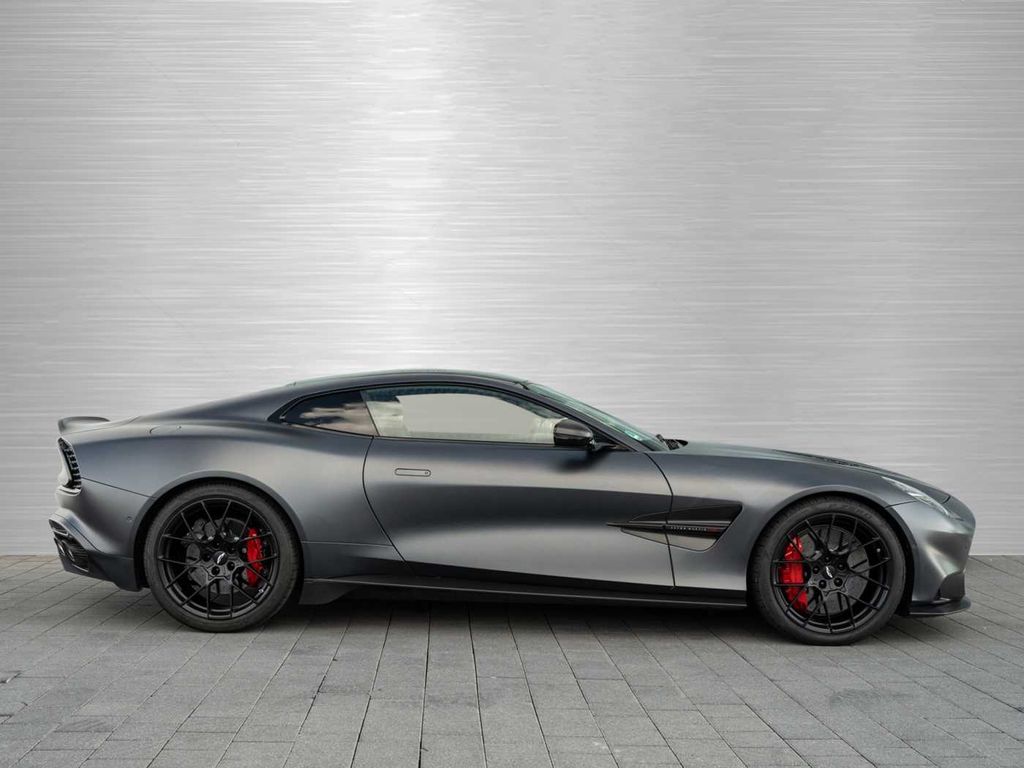 Aston Martin Vanquish 2025