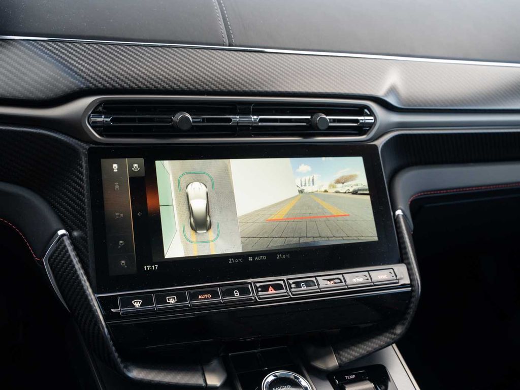 Aston Martin Vanquish 2025