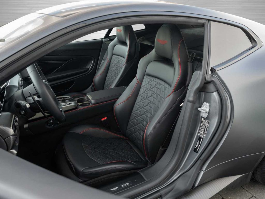 Aston Martin Vanquish 2025