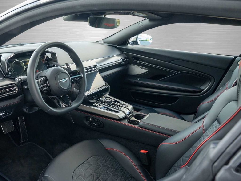 Aston Martin Vanquish 2025