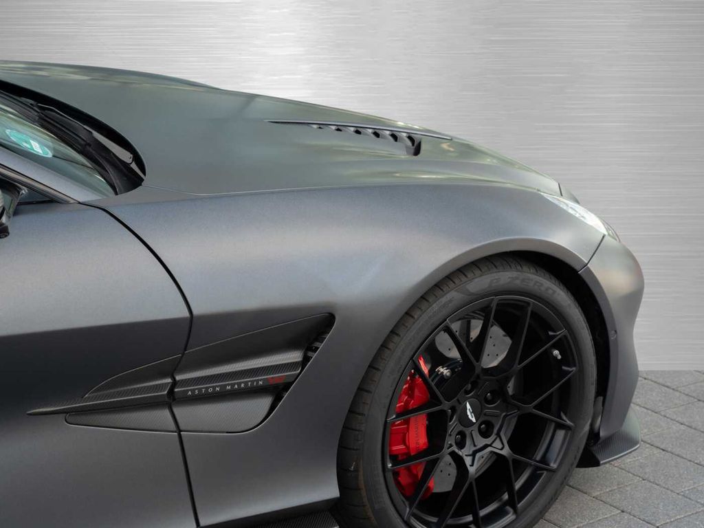 Aston Martin Vanquish 2025