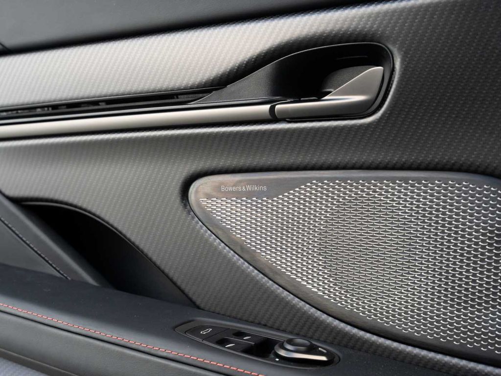 Aston Martin Vanquish 2025