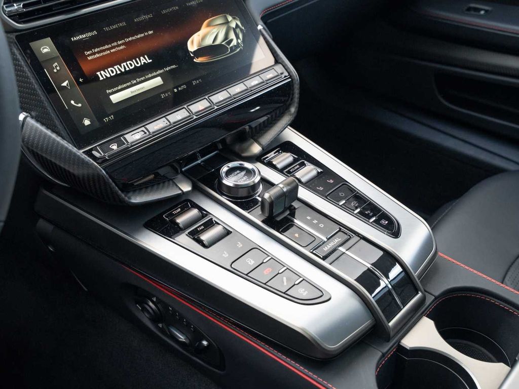 Aston Martin Vanquish 2025