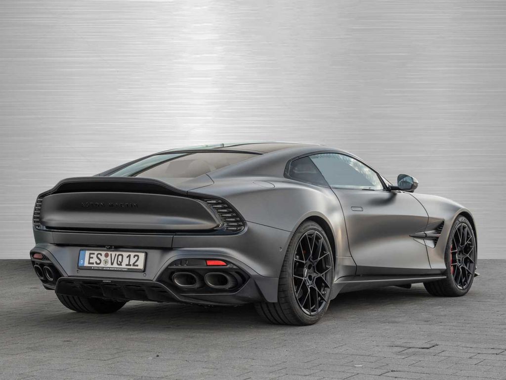 Aston Martin Vanquish 2025