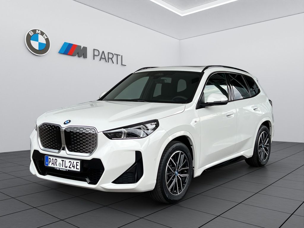 BMW iX1 2025