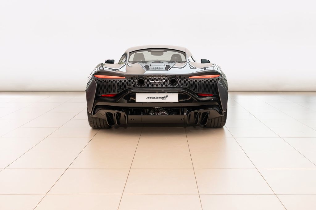 McLaren Artura 2024