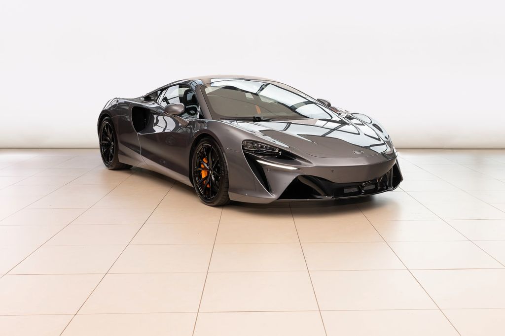 McLaren Artura 2024