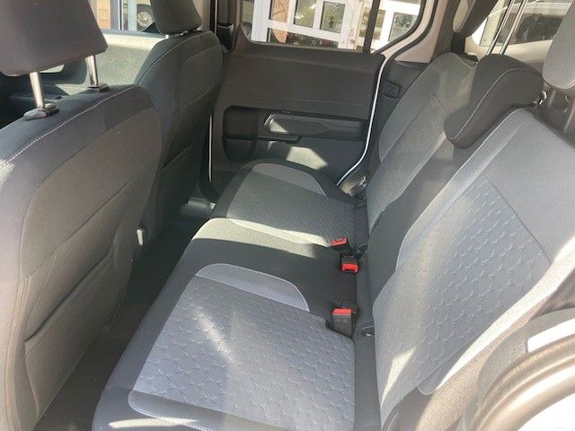 Ford Tourneo Courier 2025