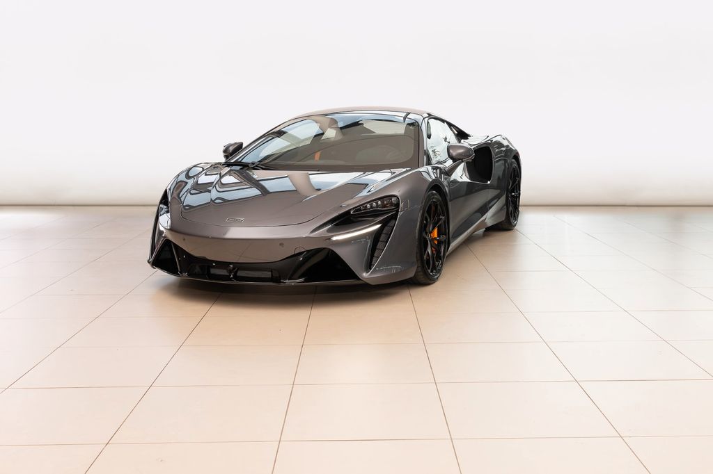 McLaren Artura 2024