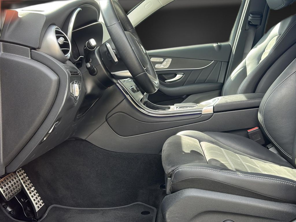 Mercedes-Benz GLC 300 2021