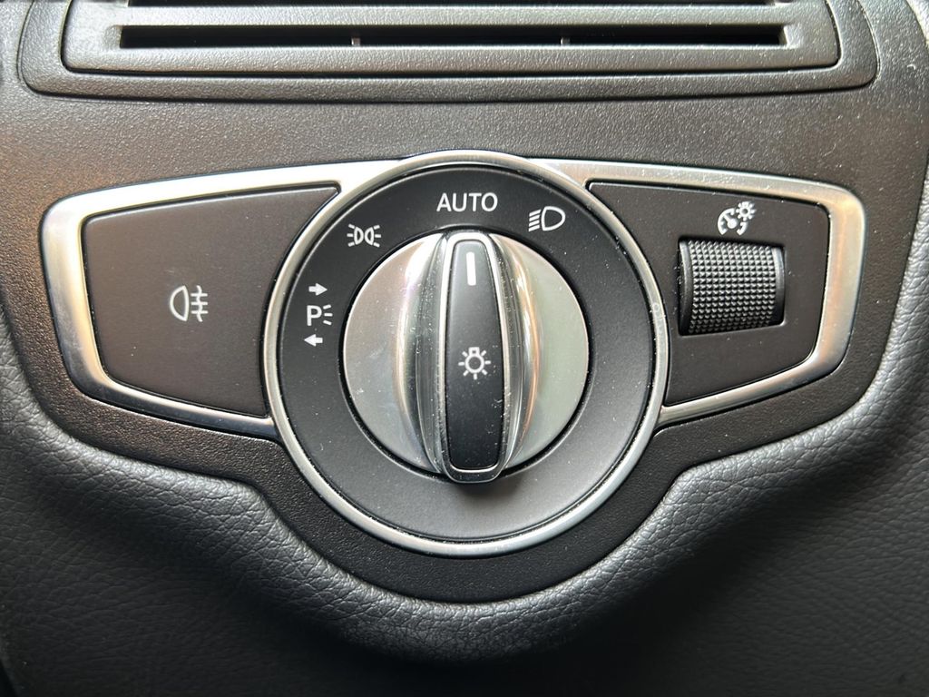 Mercedes-Benz GLC 300 2021