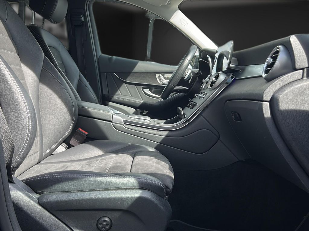 Mercedes-Benz GLC 300 2021