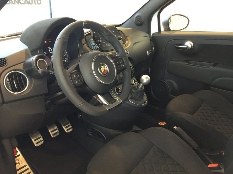 Abarth 595 2024