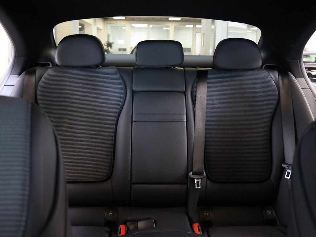 Mercedes-Benz C 200 2024