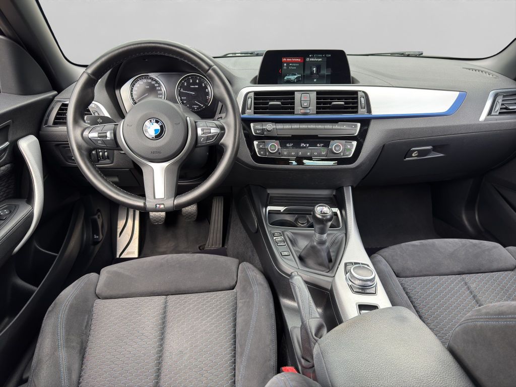 BMW 218 2021