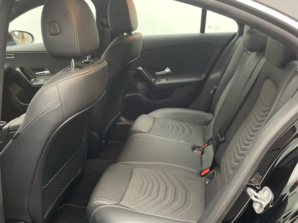 Mercedes-Benz CLA 180 2024