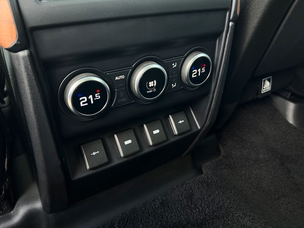 Land Rover Defender 2020