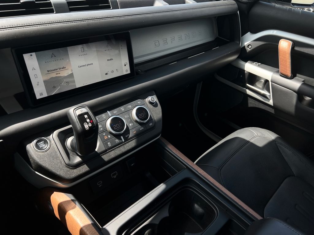 Land Rover Defender 2020