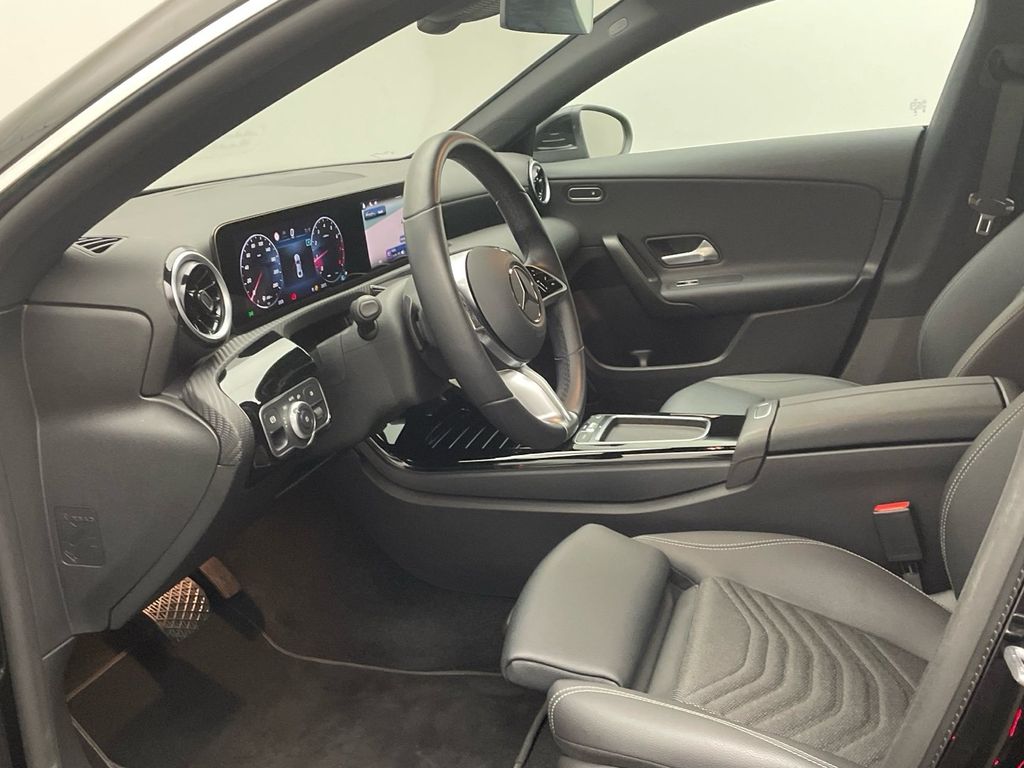 Mercedes-Benz CLA 180 2024
