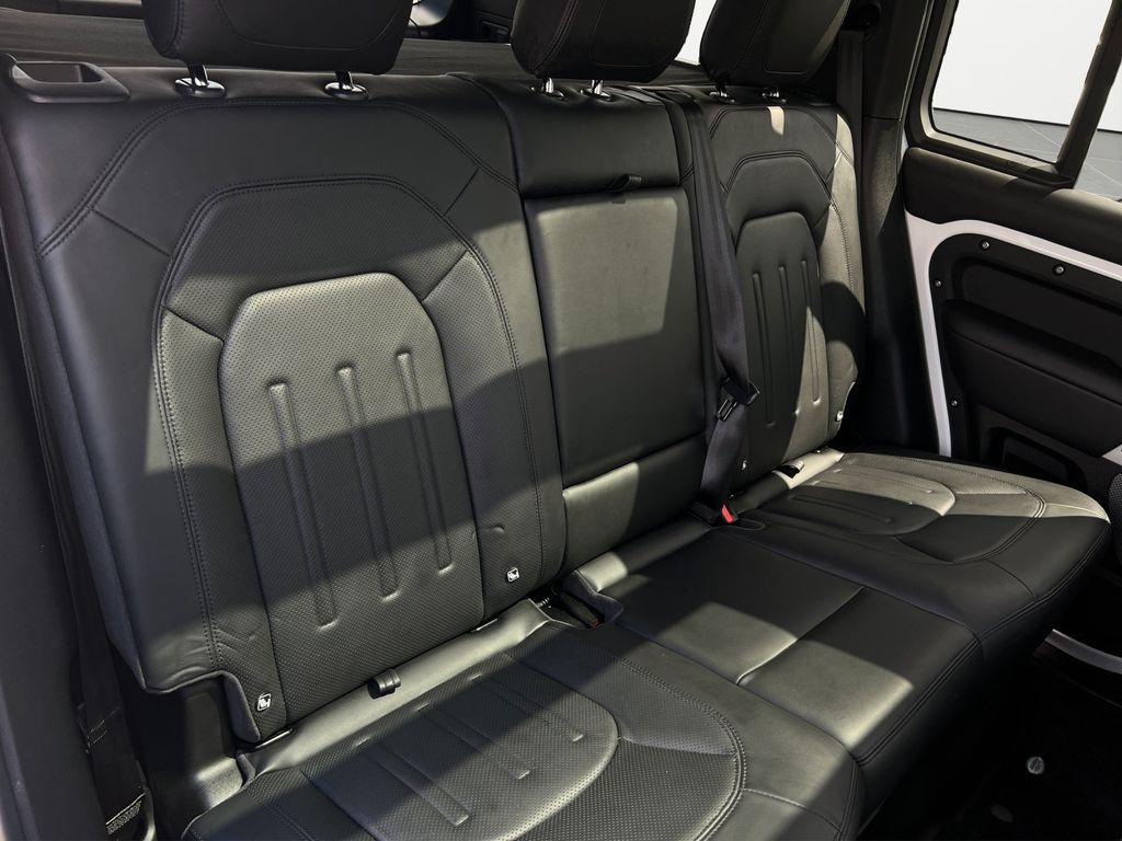 Land Rover Defender 2020