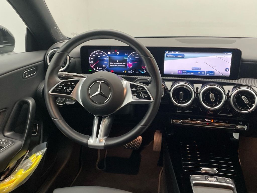 Mercedes-Benz CLA 180 2024