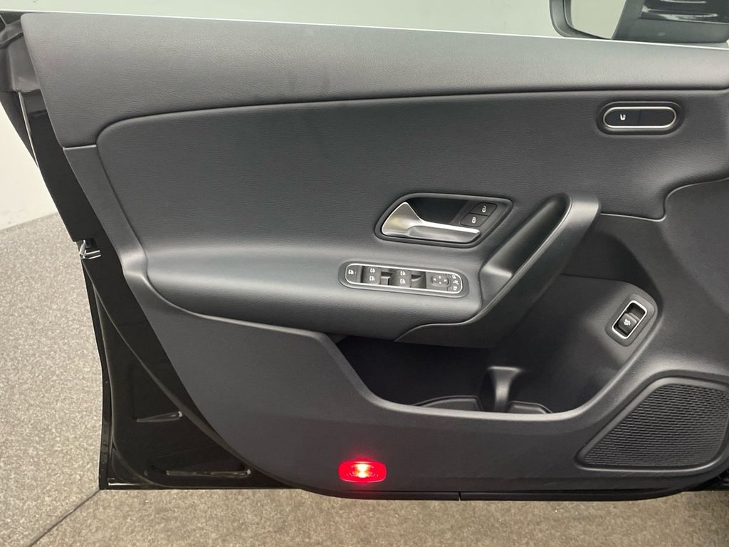 Mercedes-Benz CLA 180 2024