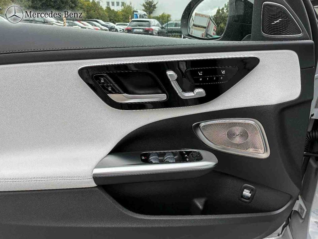 Mercedes-Benz C 300 2025