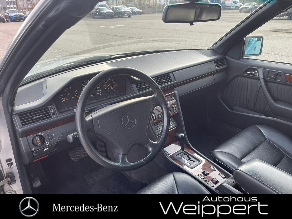 Mercedes-Benz 320 1993