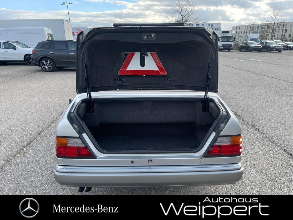 Mercedes-Benz 320 1993