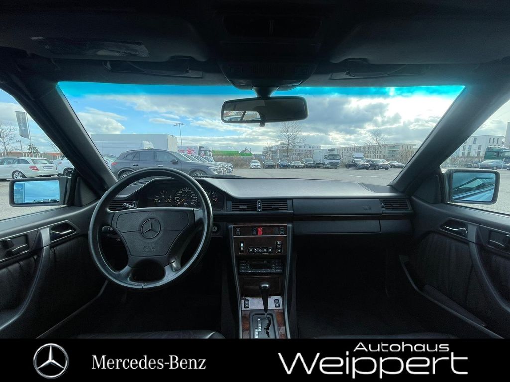 Mercedes-Benz 320 1993