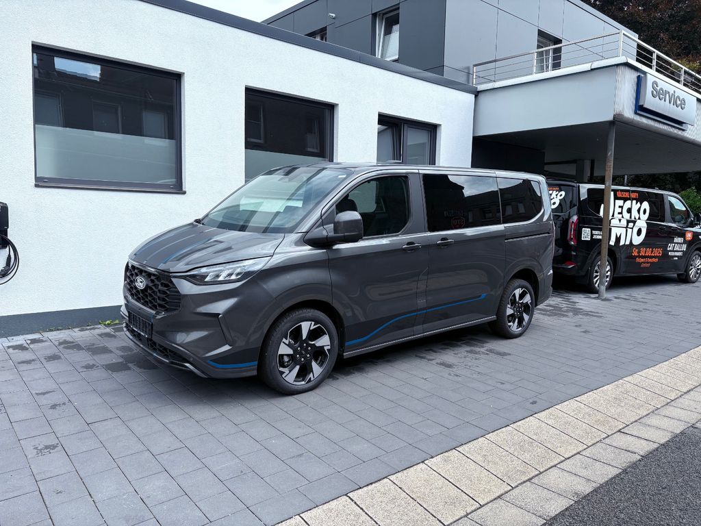 Ford Tourneo Custom 2025