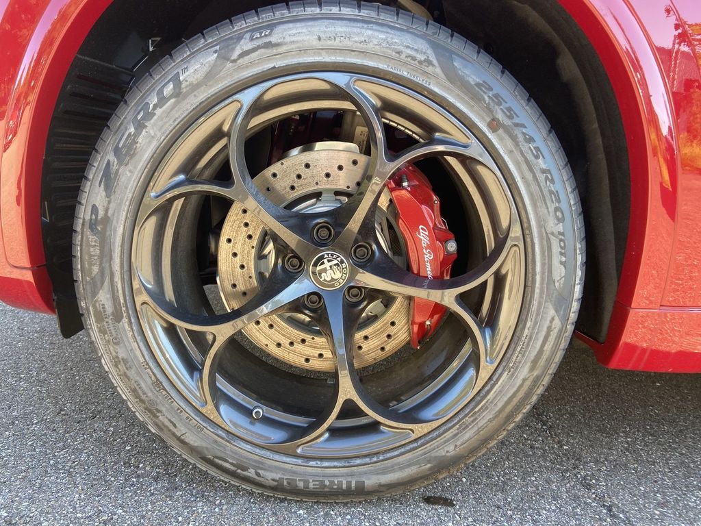 Alfa Romeo Stelvio 2023