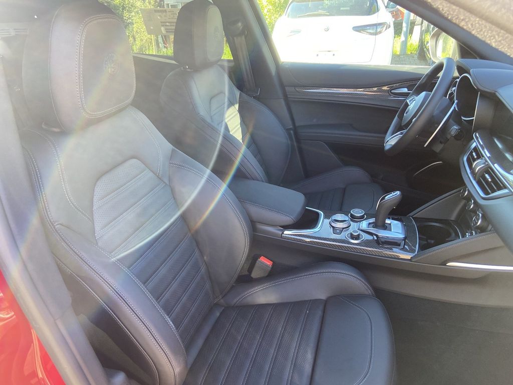 Alfa Romeo Stelvio 2023