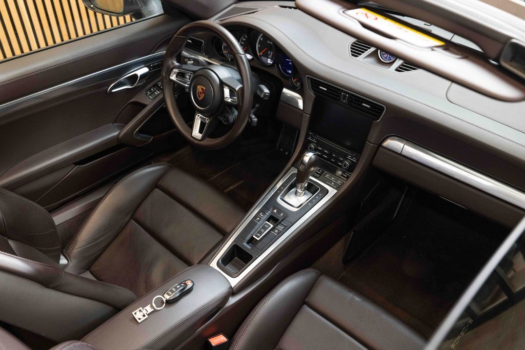 Porsche 911 2016