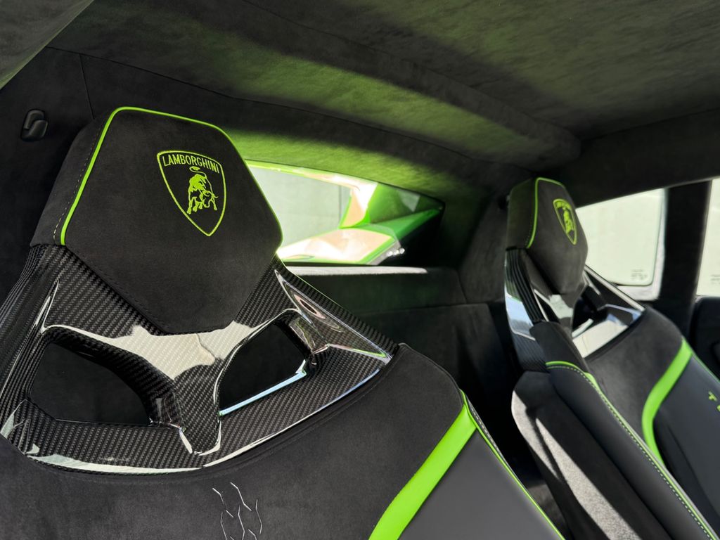 Lamborghini Huracán 2024