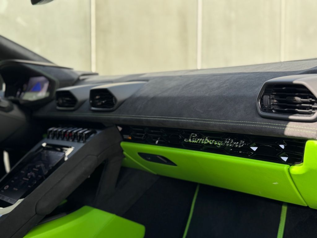 Lamborghini Huracán 2024