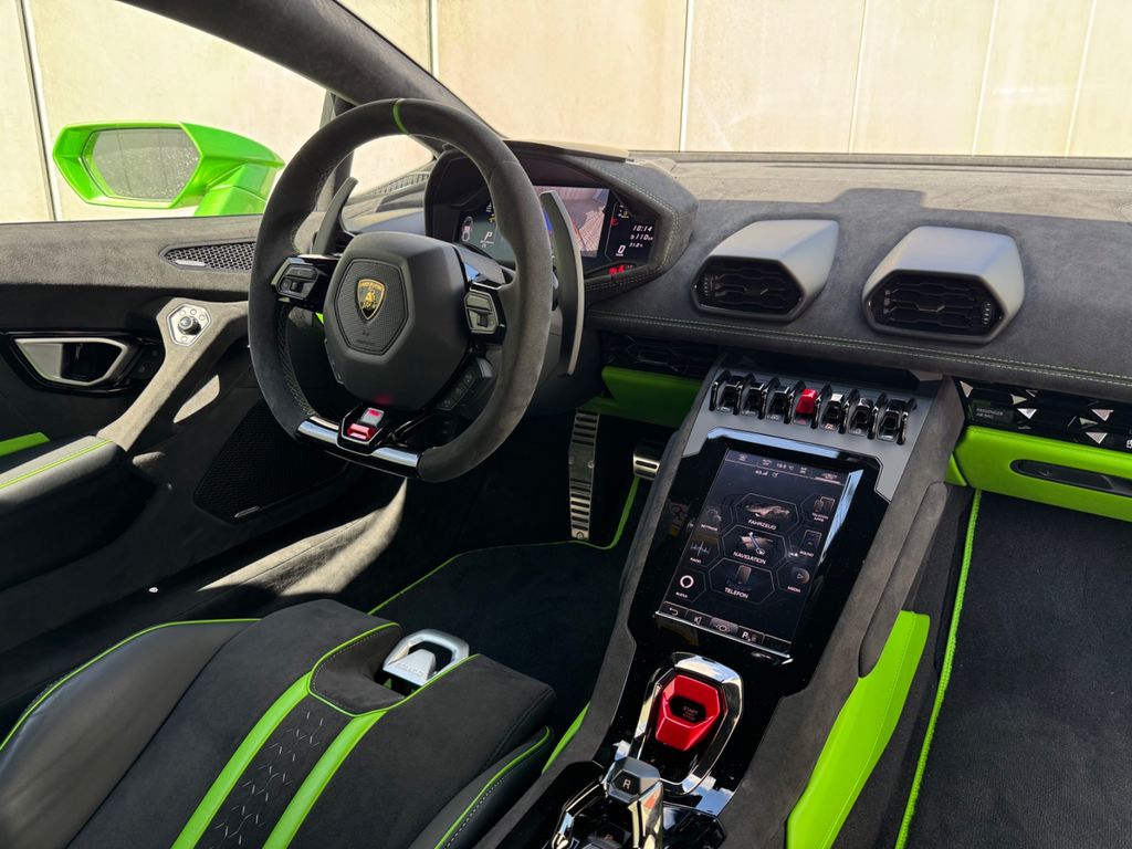 Lamborghini Huracán 2024