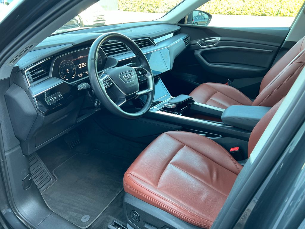 Audi e-tron 2019