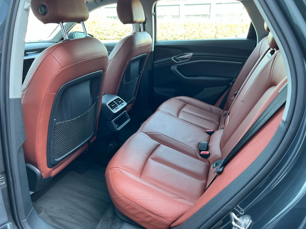 Audi e-tron 2019