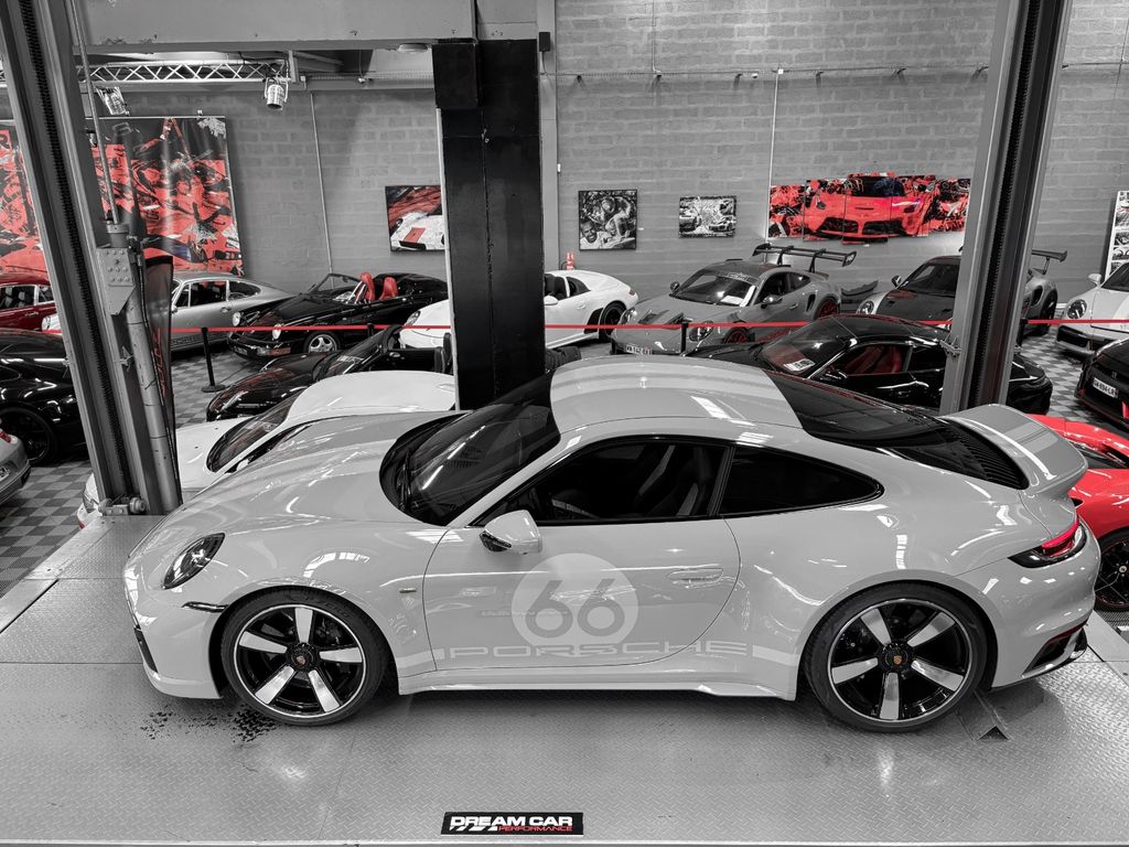 Porsche 992 2025