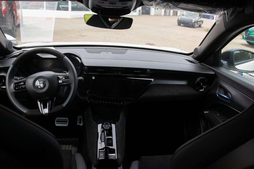 Alfa Romeo Junior 2025