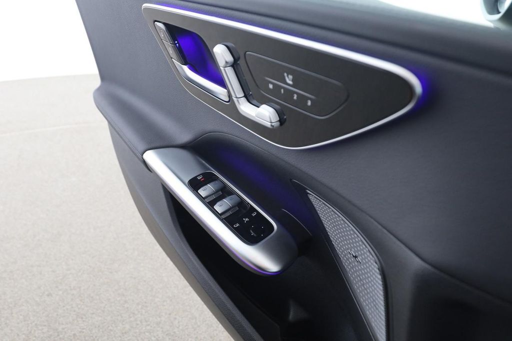 Mercedes-Benz C 220 2025