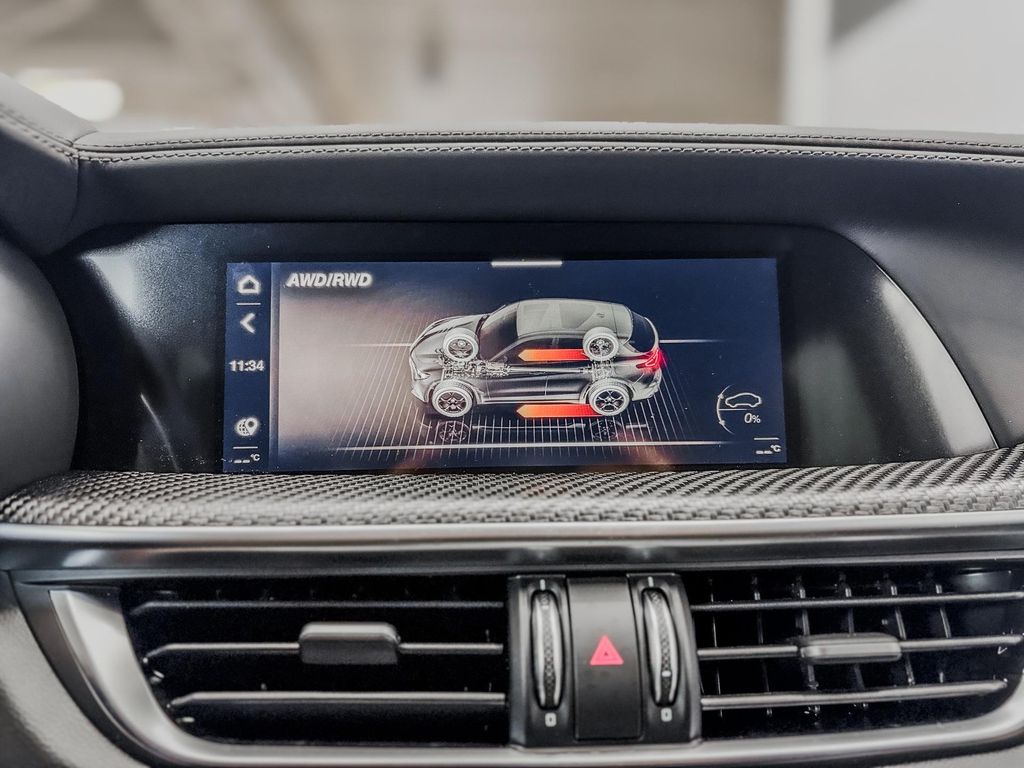 Alfa Romeo Stelvio 2025