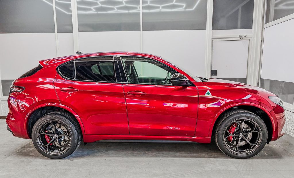 Alfa Romeo Stelvio 2025