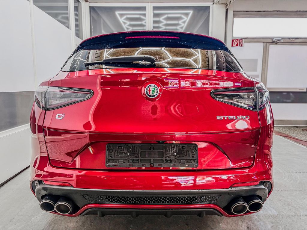 Alfa Romeo Stelvio 2025