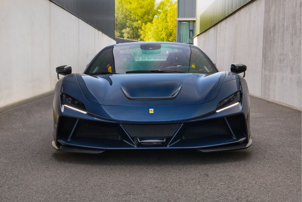 Ferrari F8 2022
